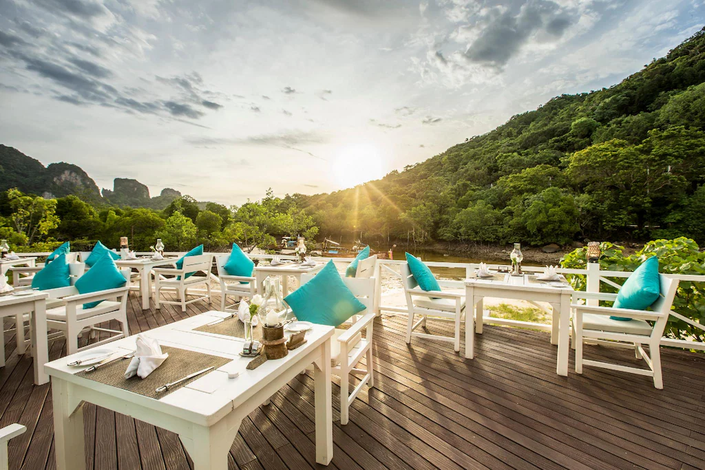 SAii Phi Phi Island Village Beach Resort4