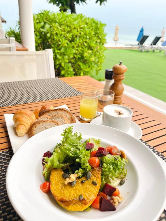 KC Beach Club & Pool Villas3