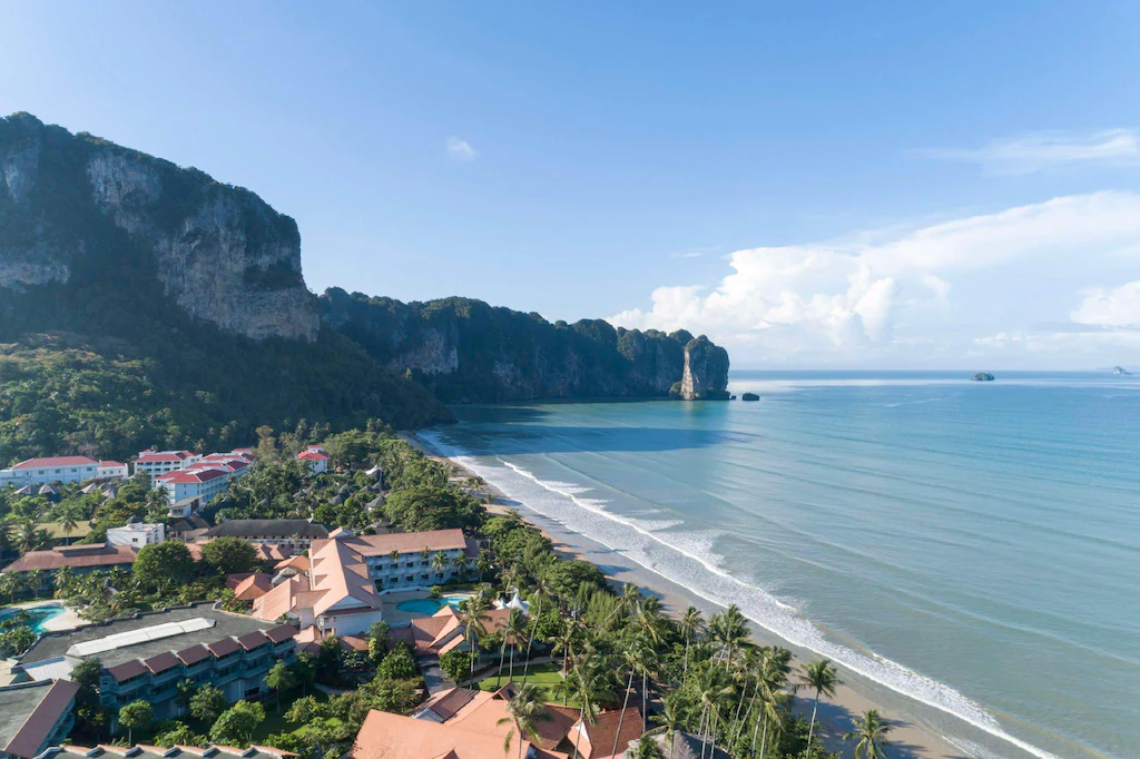 Avani Ao Nang Cliff Krabi Resort14