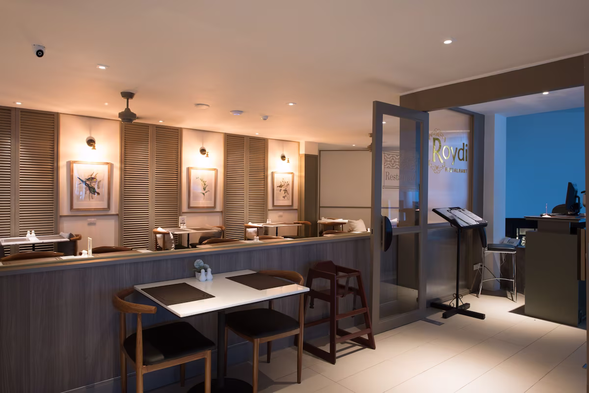 Sawaddi Patong Resort & Spa5