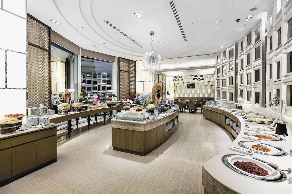 Grande Centre Point Hotel Terminal 213