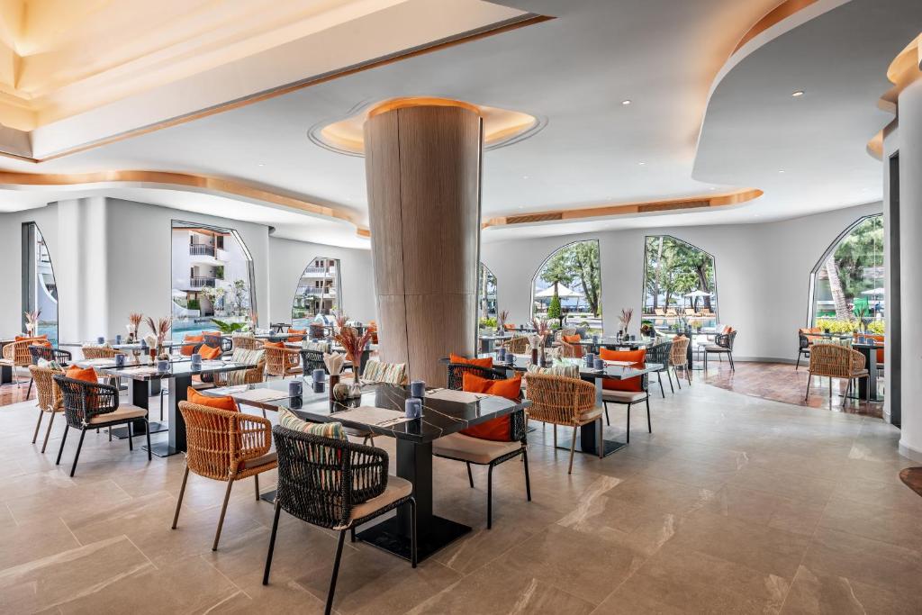 Amora Beach Resort Phuket1