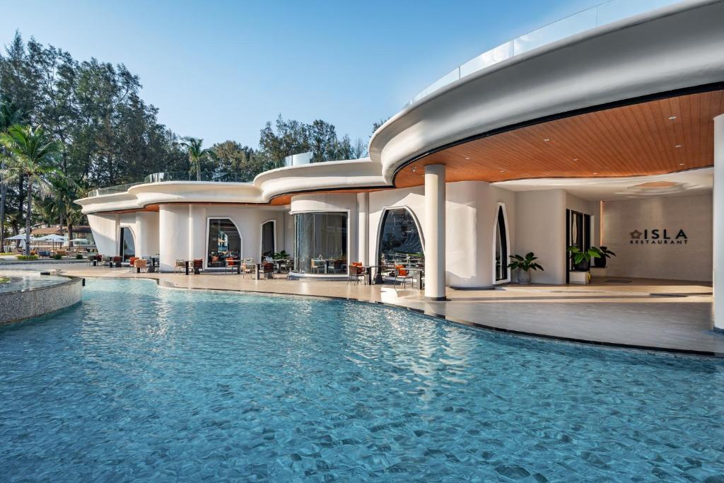 Amora Beach Resort Phuket3