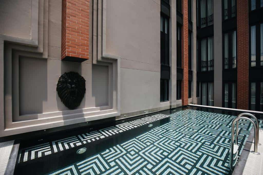 Pool 2