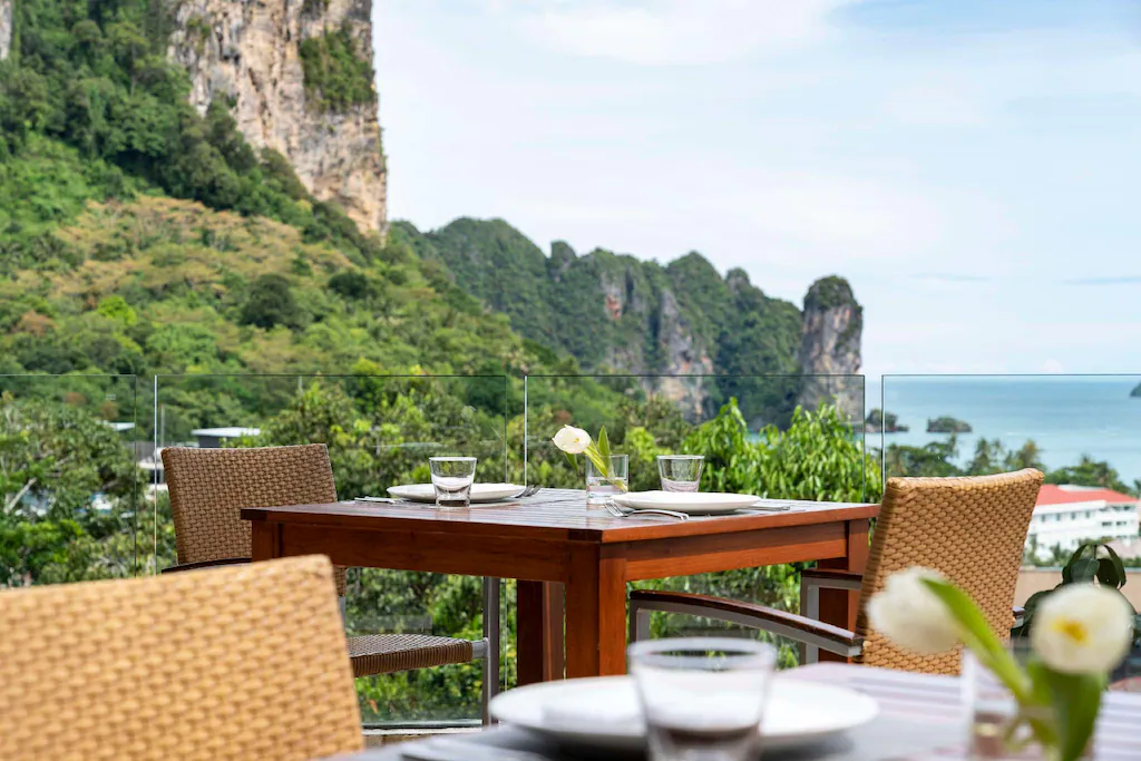 Avani Ao Nang Cliff Krabi Resort18