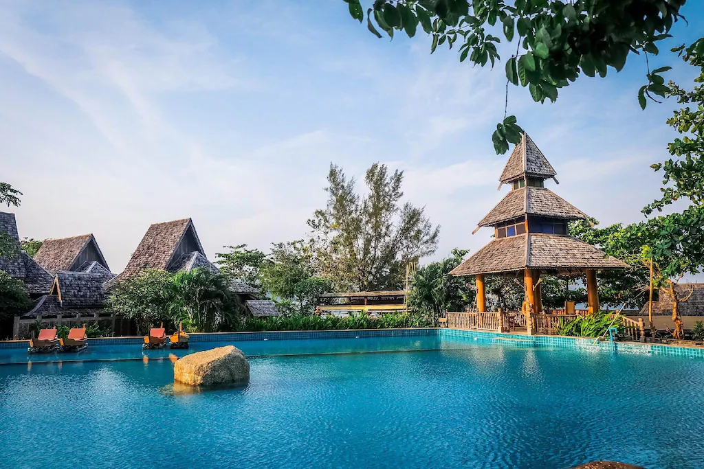 Santhiya Koh Yao Yai12