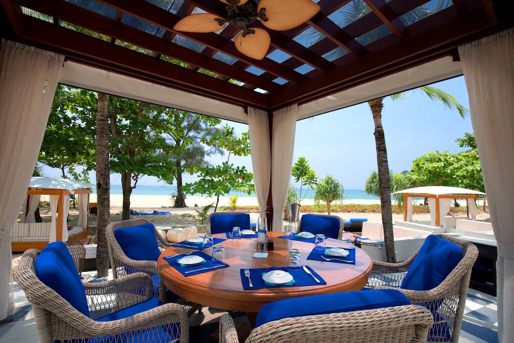 Centara Grand Beach Resort Phuket1