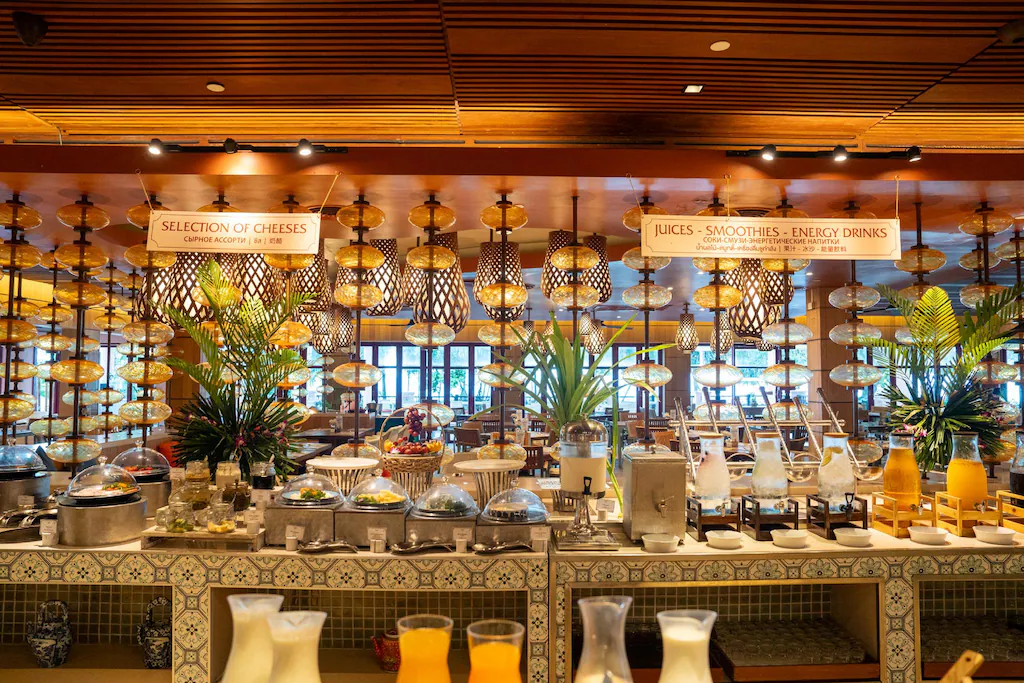 Centara Grand Beach Resort Phuket10