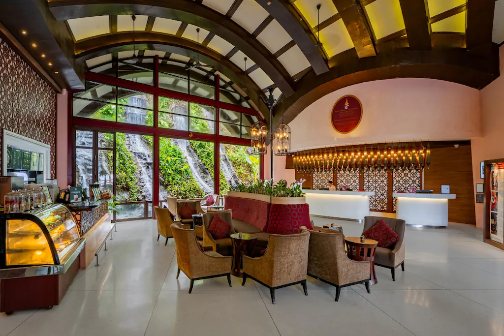 Centara Grand Beach Resort Phuket54