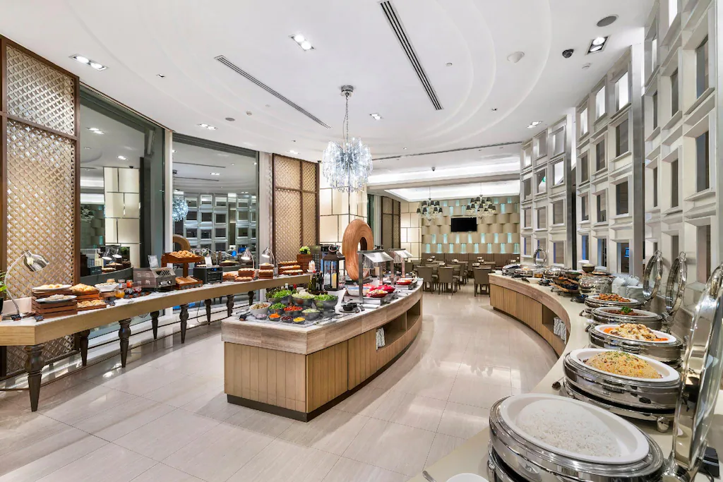 Grande Centre Point Hotel Terminal 211