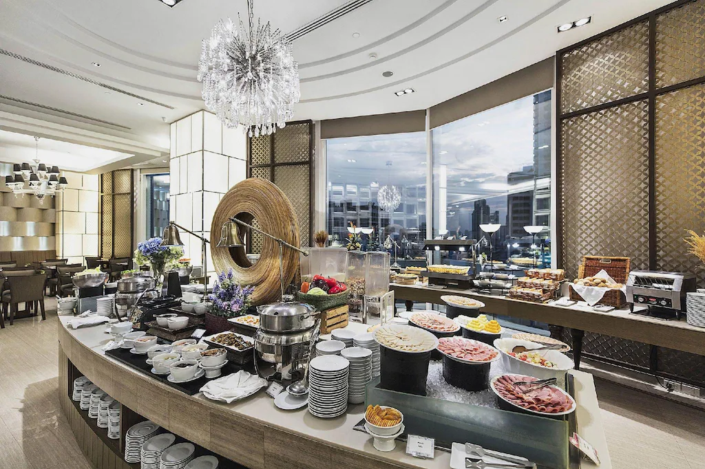 Grande Centre Point Hotel Terminal 212