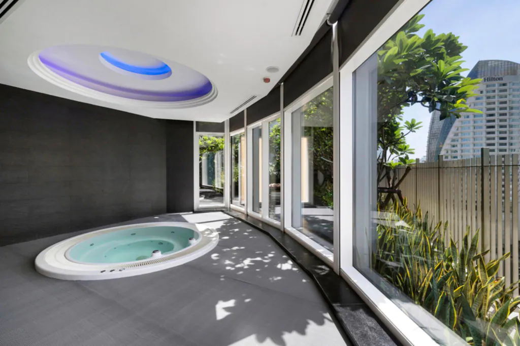 Grande Centre Point Hotel Terminal 2120