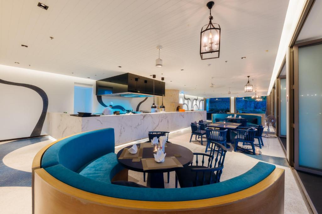 Oceanfront Beach Resort12