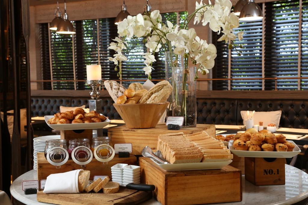 Riva Surya Bangkok12