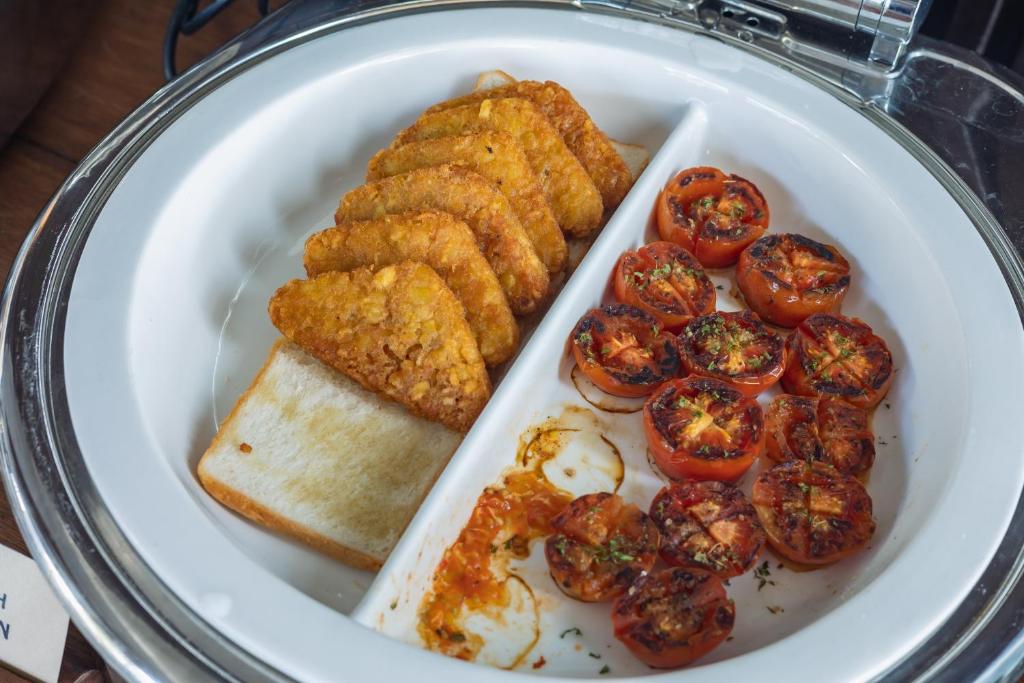 KC Beach Club & Pool Villas10