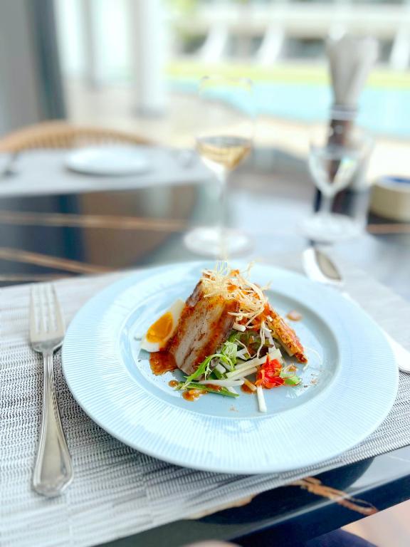 Amora Beach Resort Phuket4