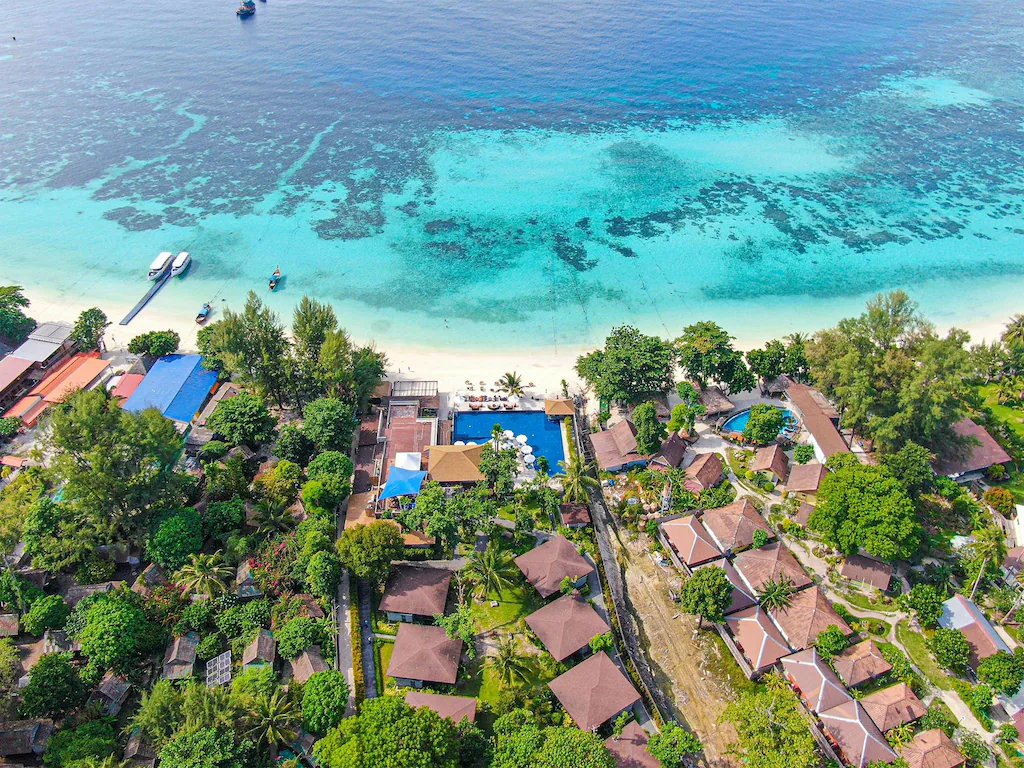 AKIRA Lipe Resort