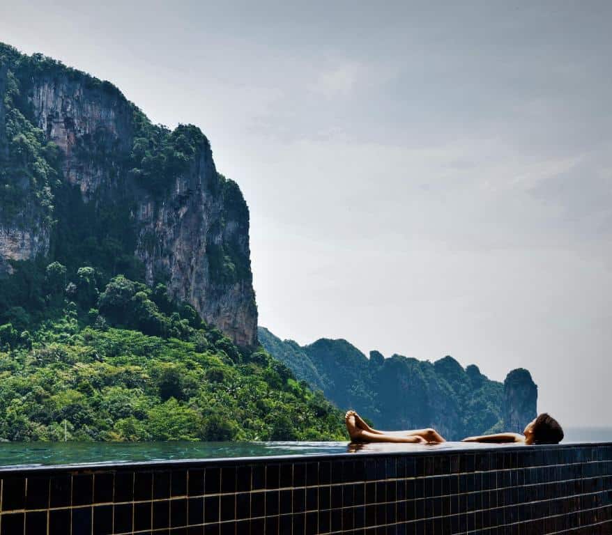 Avani Ao Nang Cliff Krabi Resort34