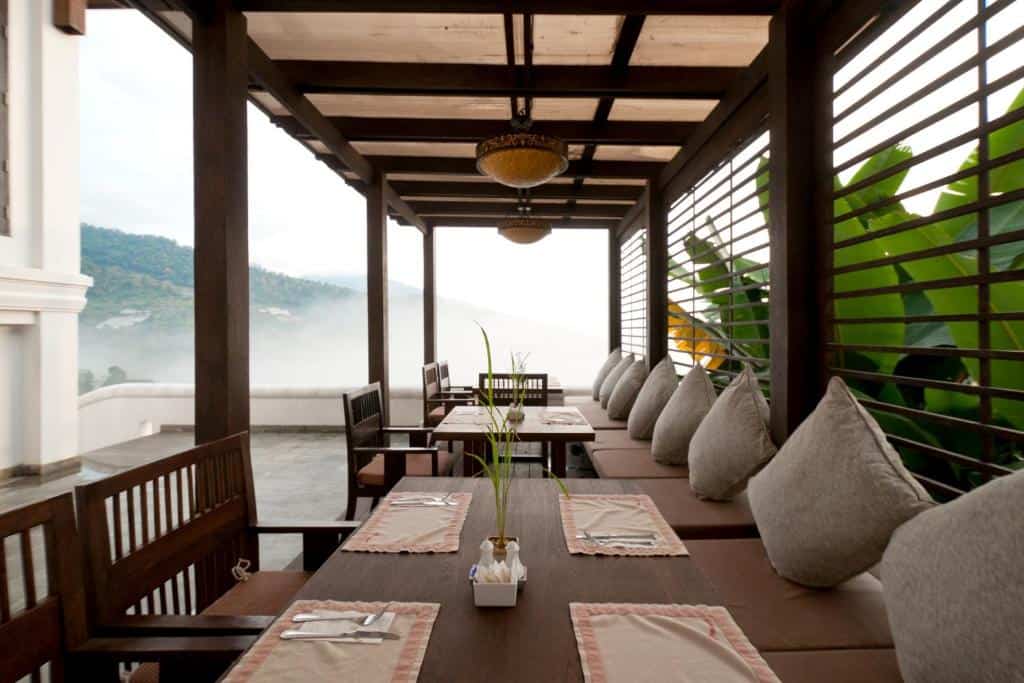 Dining5