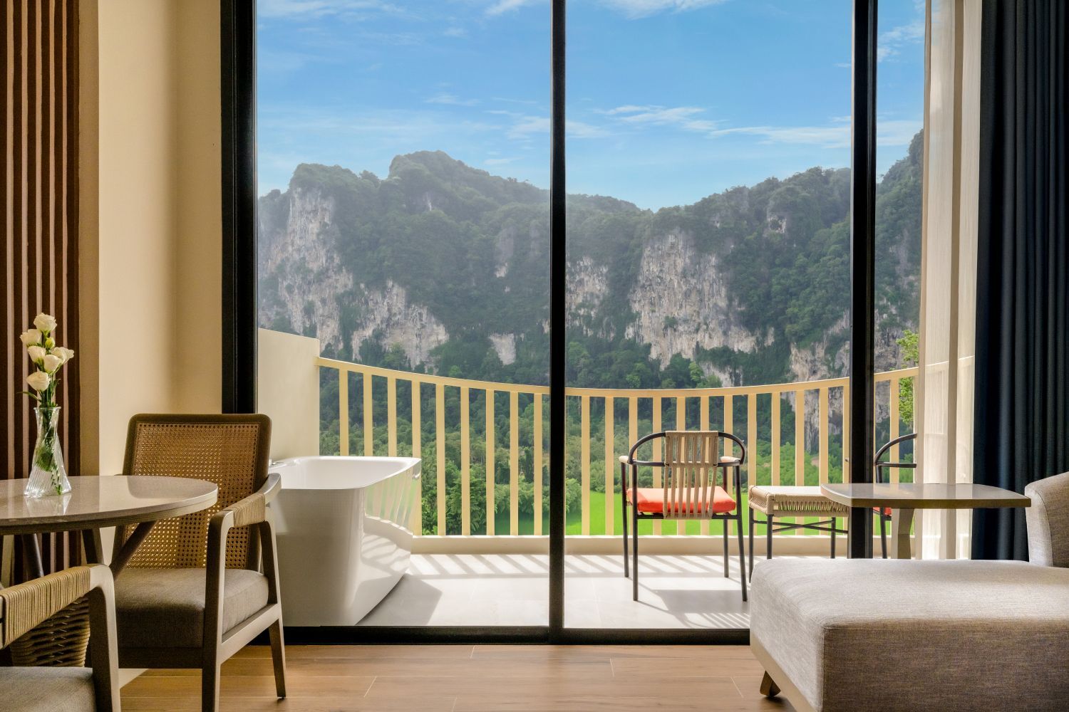 05_Premier_Room_Room_View
