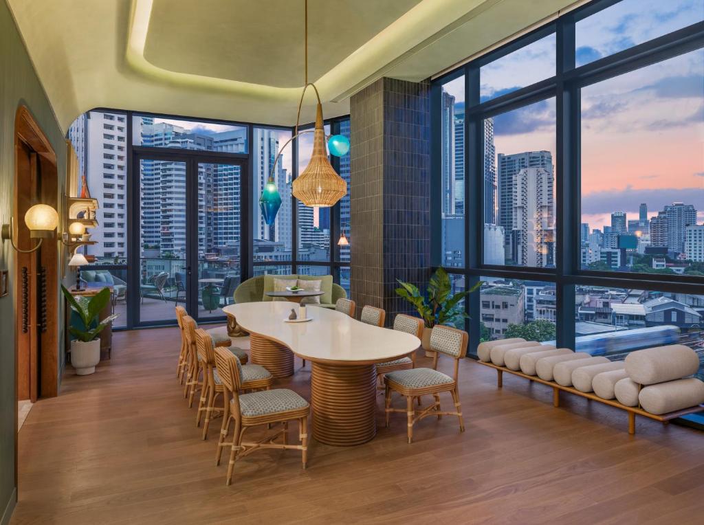 Kromo Bangkok Curio Collection By Hilton3