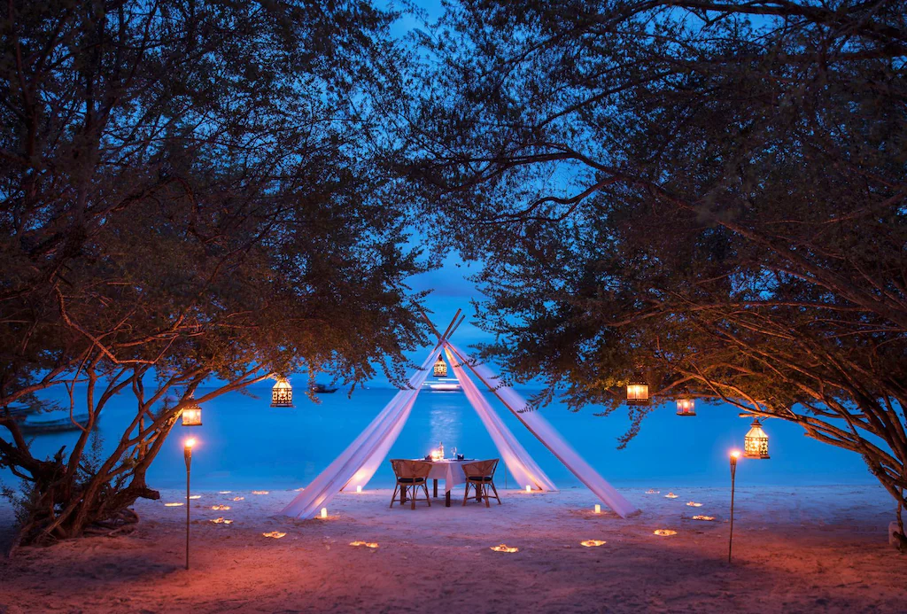 Beach Club by Haadtien9