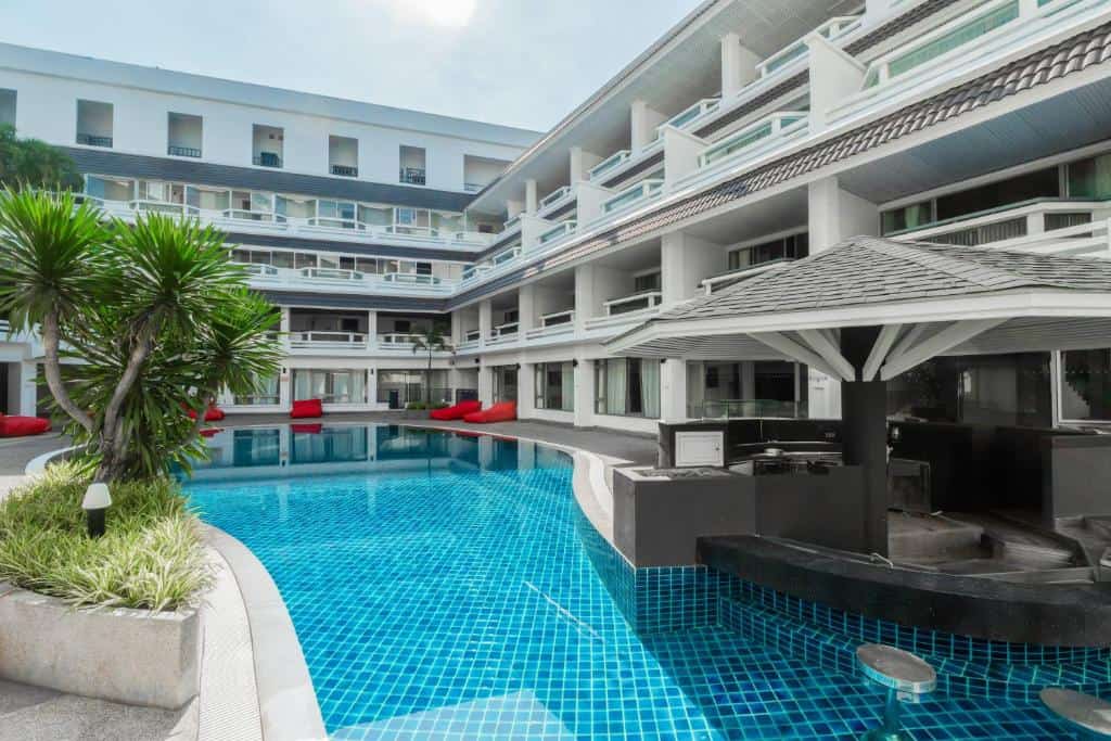 Radisson RED Phuket Patong Beach19
