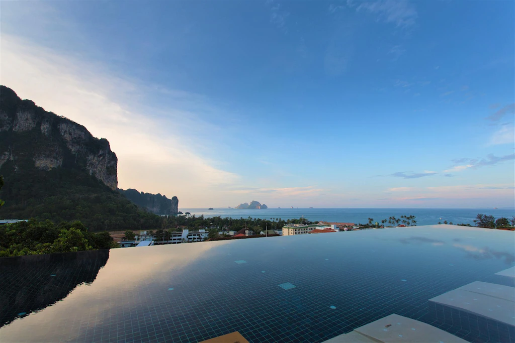 Avani Ao Nang Cliff Krabi Resort12