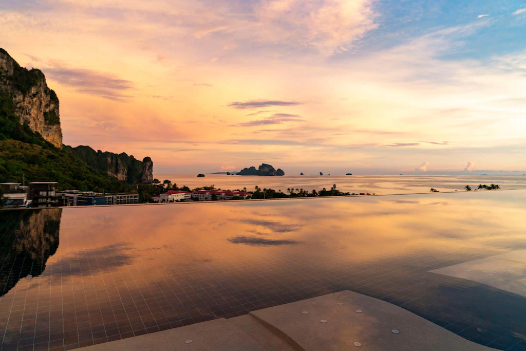 Avani Ao Nang Cliff Krabi Resort6