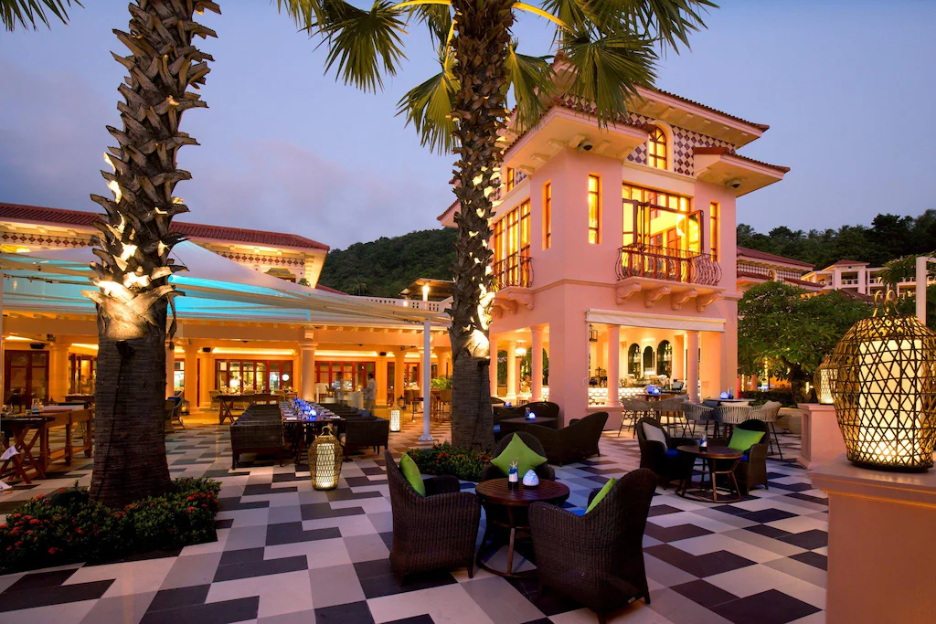 Centara Grand Beach Resort Phuket3