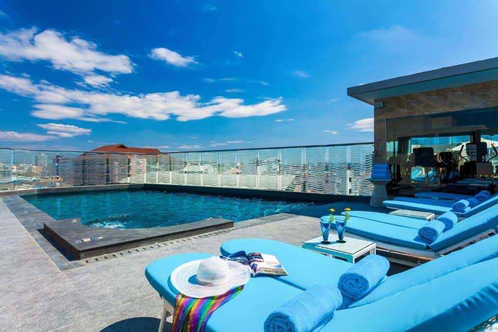Centara Life Avenue Hotel1