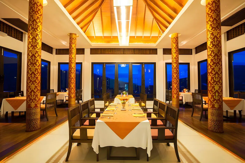 Dining7