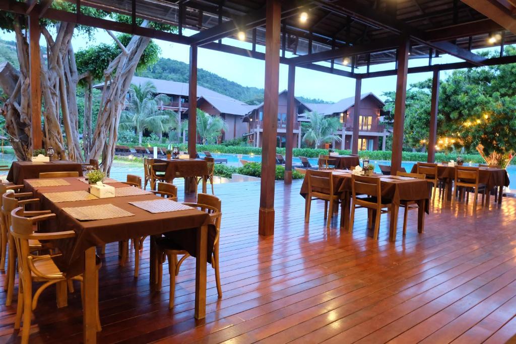 Koh Ma Beach Resort1