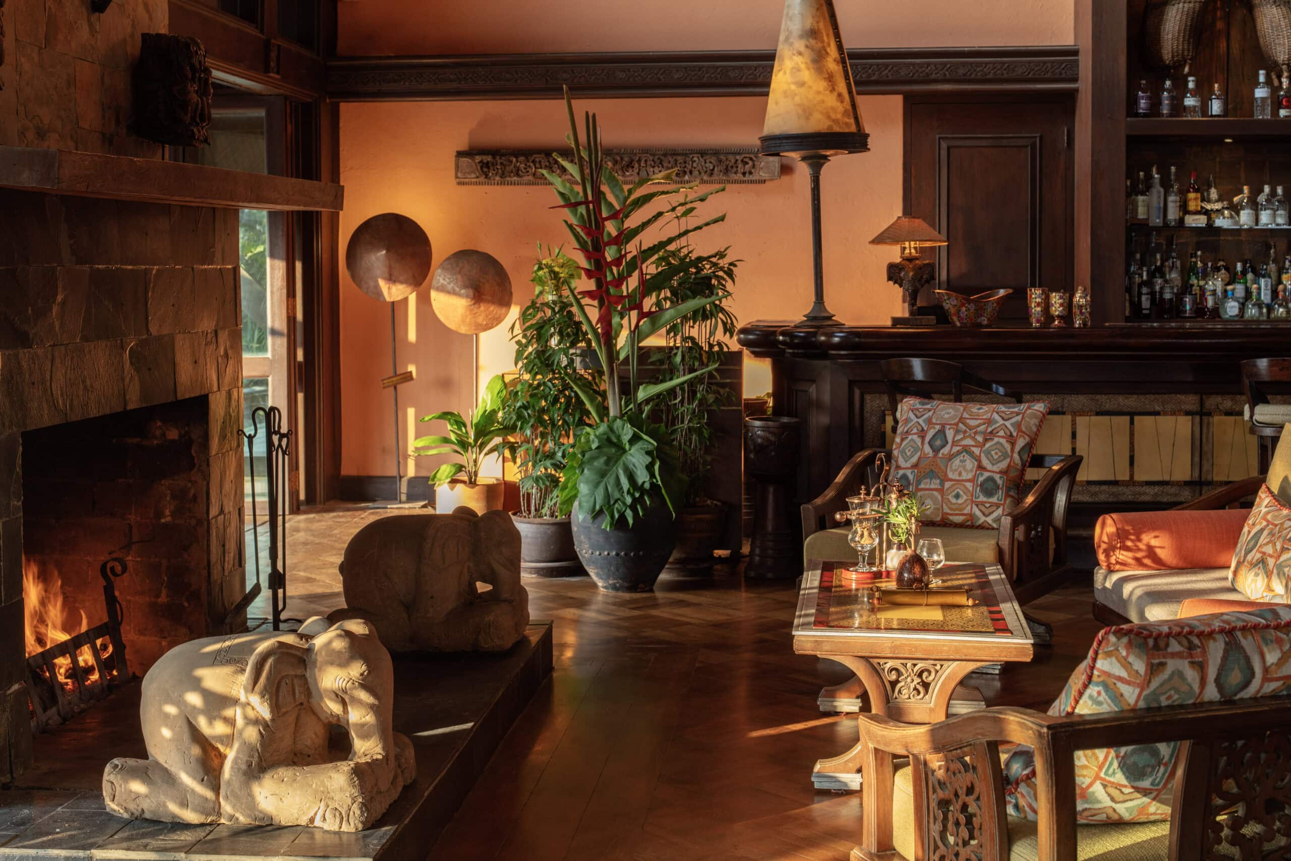 36-Anantara_Golden_Triangle_Elephant_Bar_8542-4