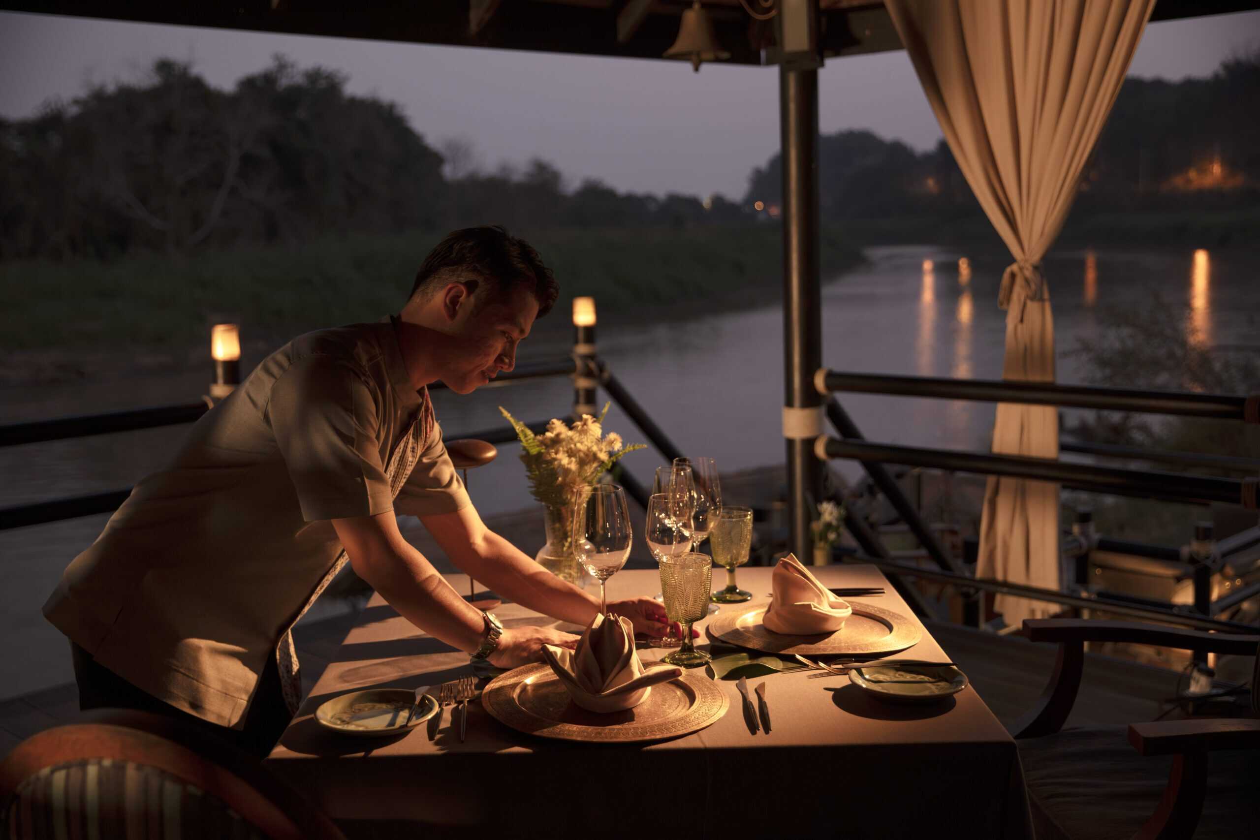 42-Anantara_Golden_Triangle_Boat_Pier_Designer_Dining_8783-4