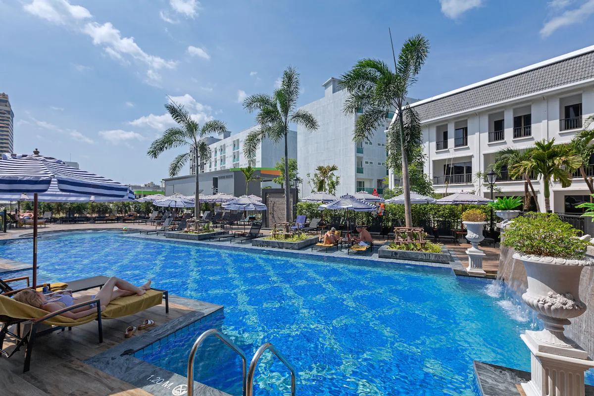 Sawaddi Patong Resort & Spa15